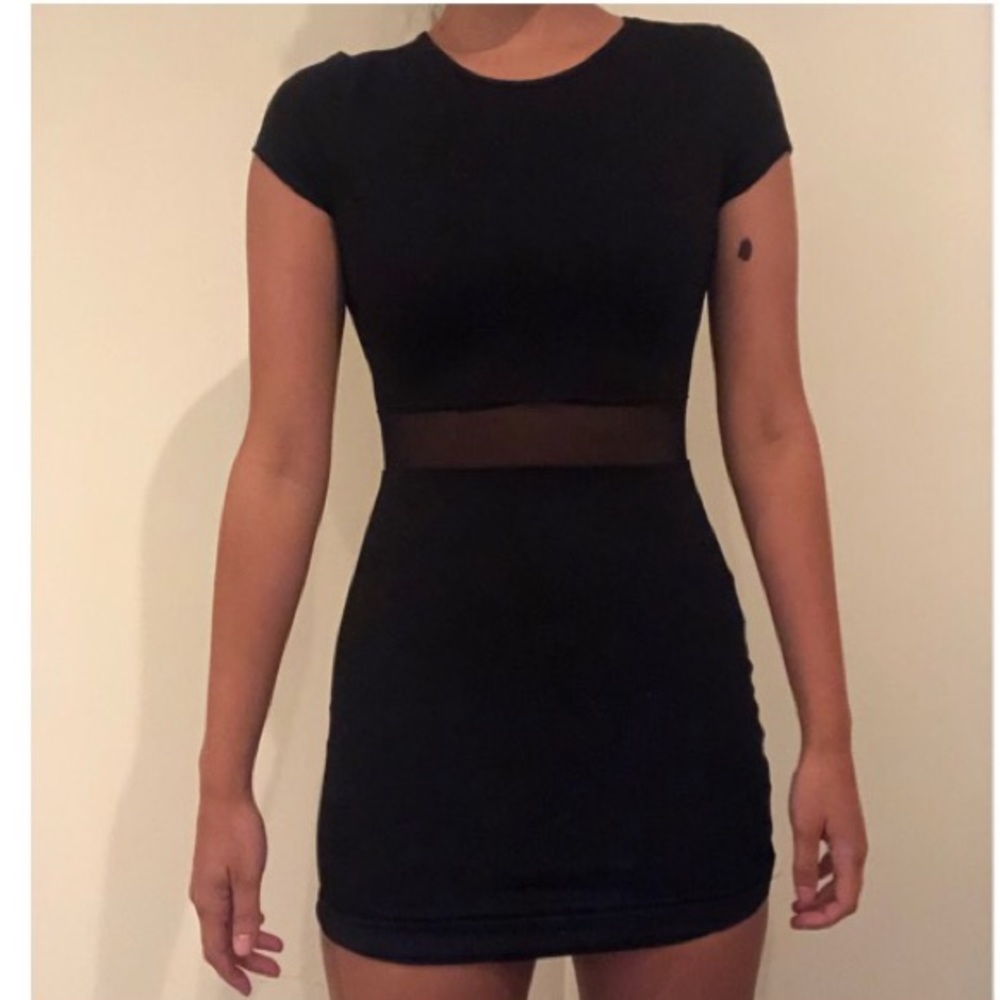 Black short sleeve mesh strip bodycon dress